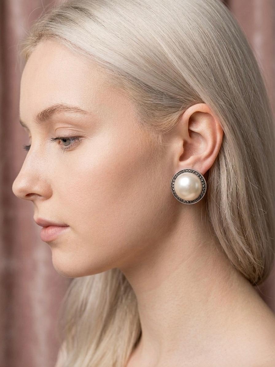 Round Shaped Pearl Earrings with Black Metal Border