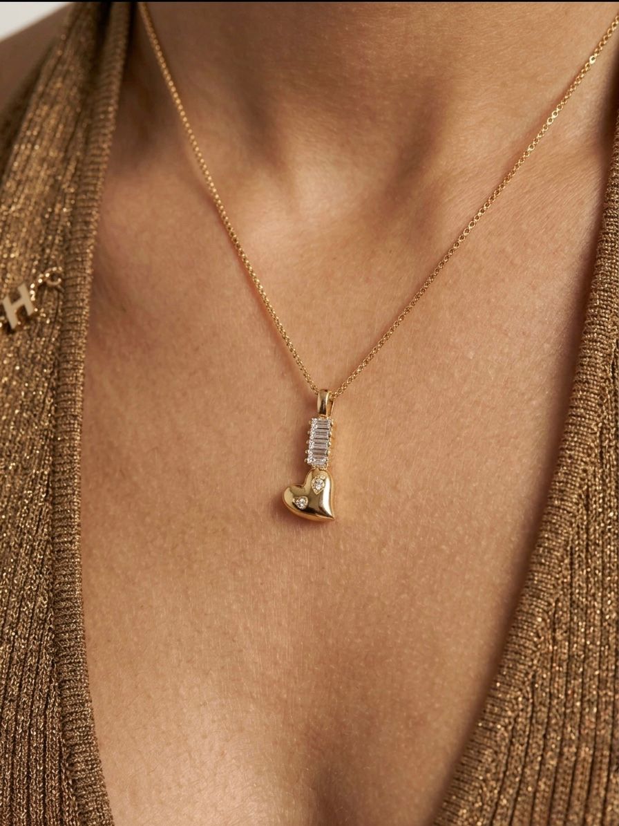 Anti Tarnish Chain With Heart and Stone Pendant