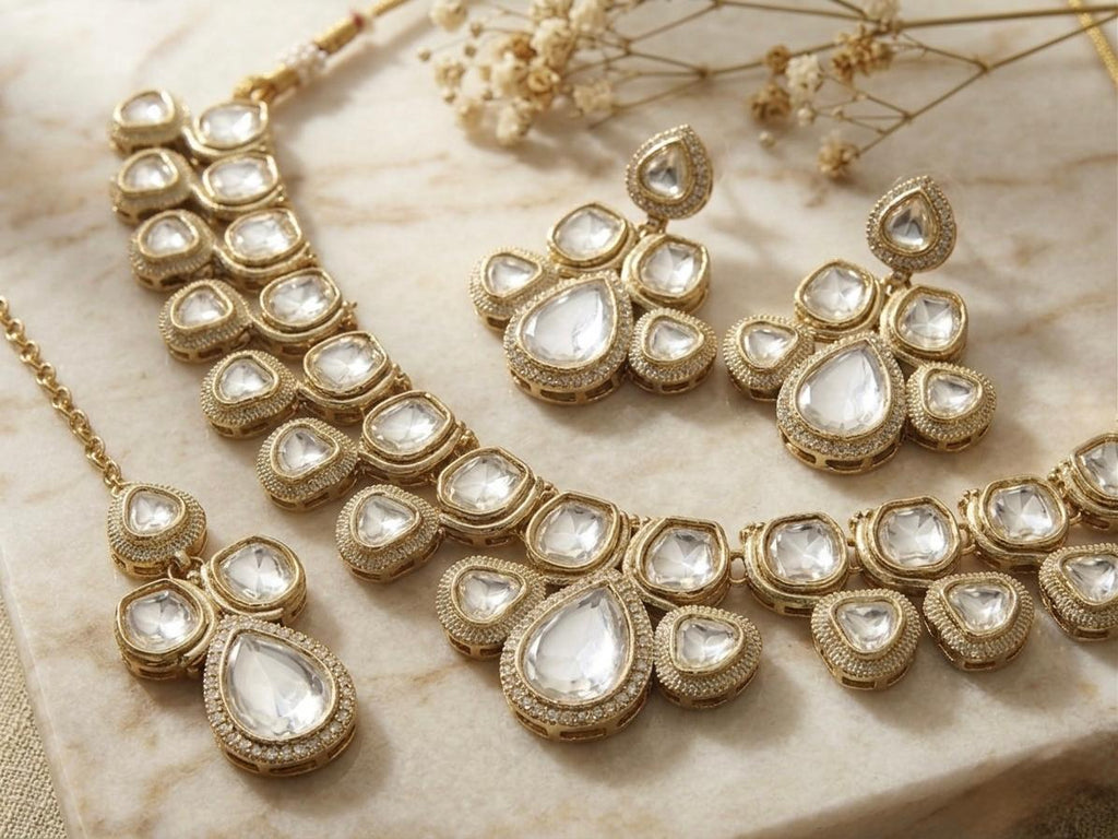 Kundan Jewellery Set With Maang Teeka