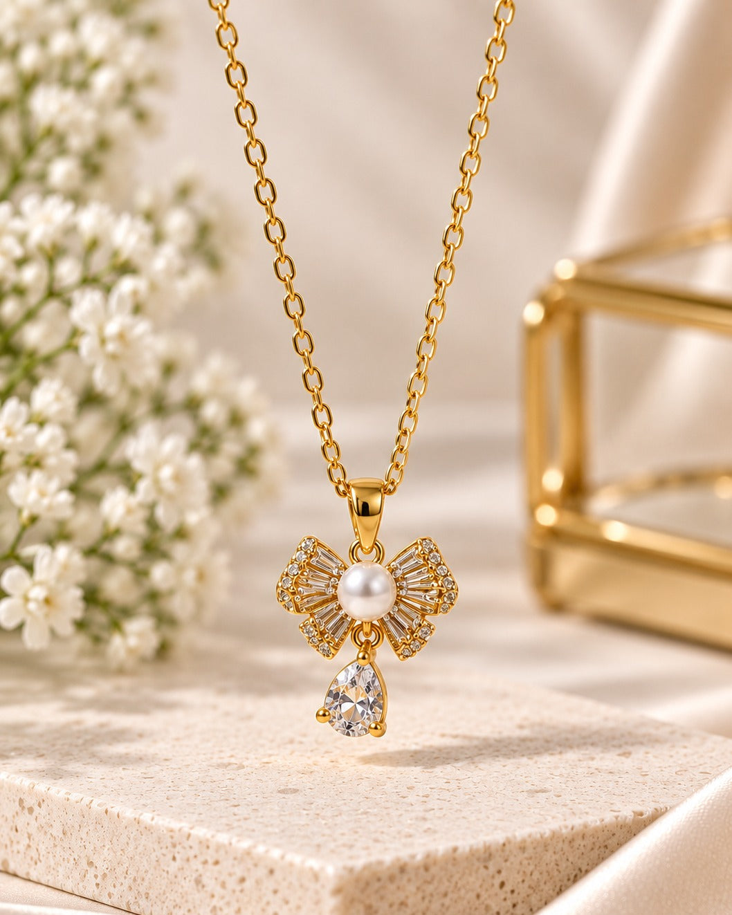 Anti Tarnish Necklace With Flower Pendant